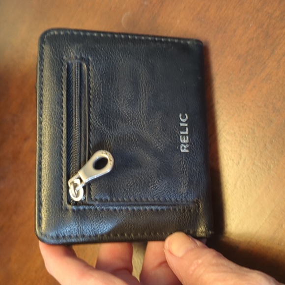 RELIC  Black Wallet - - Picture 2 of 3